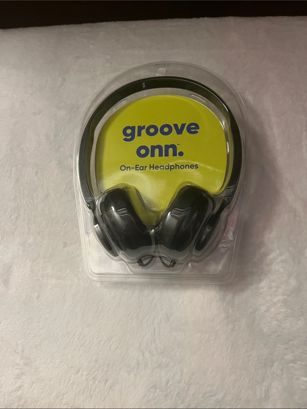 groove Black On-Ear Headphones with Cushioned Ear Pads